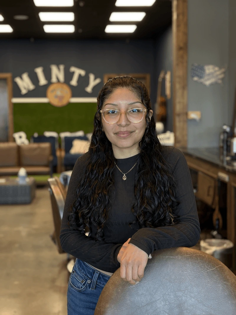 Melanie O, Minty Barber